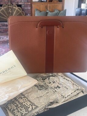 AUTHENTIC Modern Vintage Heritage Burberry London Grained Leather Briefcase Tan
